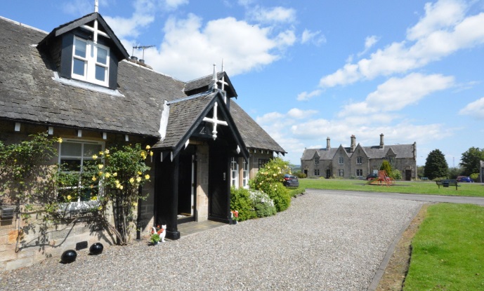 SASH AND CASE WINDOWS DUNMORE VILLAGE